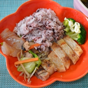 女の子の部活弁☆簡単　豚の甘辛焼き丼弁当♪